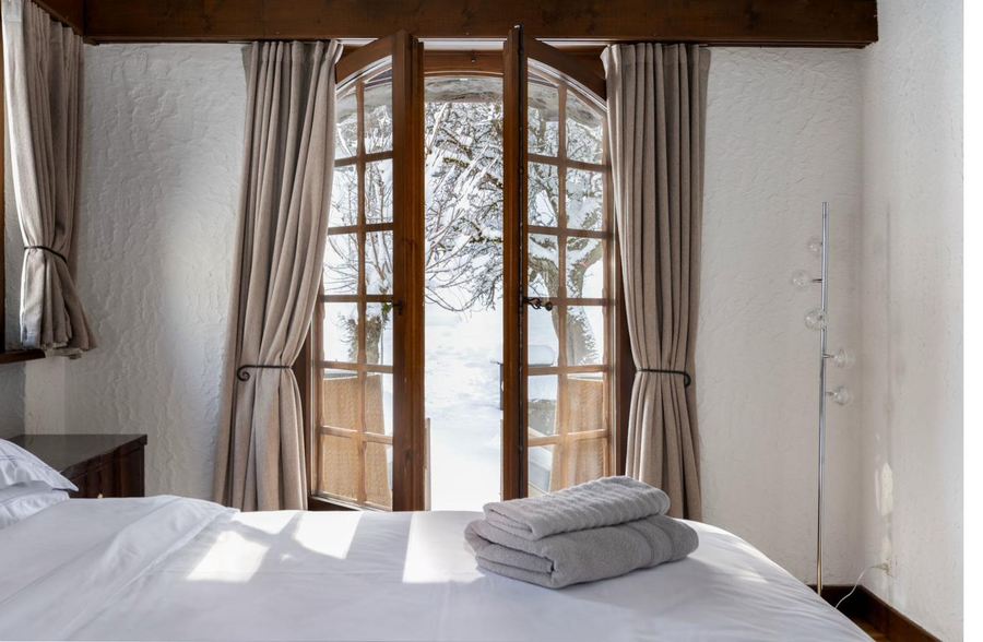 Bedroom · snow window